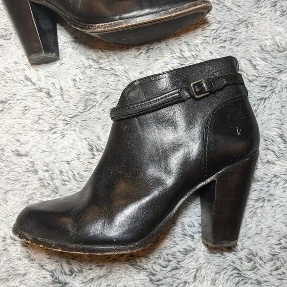 Frye Black Ankle Booties Heel Jenny Leather Zipper Equestrian 8.5 - Picture 3 of 13